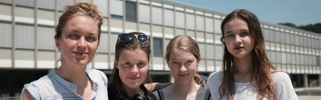 B Film Schwimmen 10