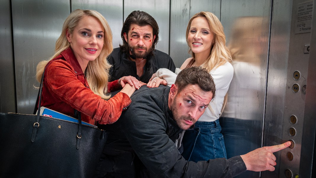 cropped_72dpi_1067x600_L1000768