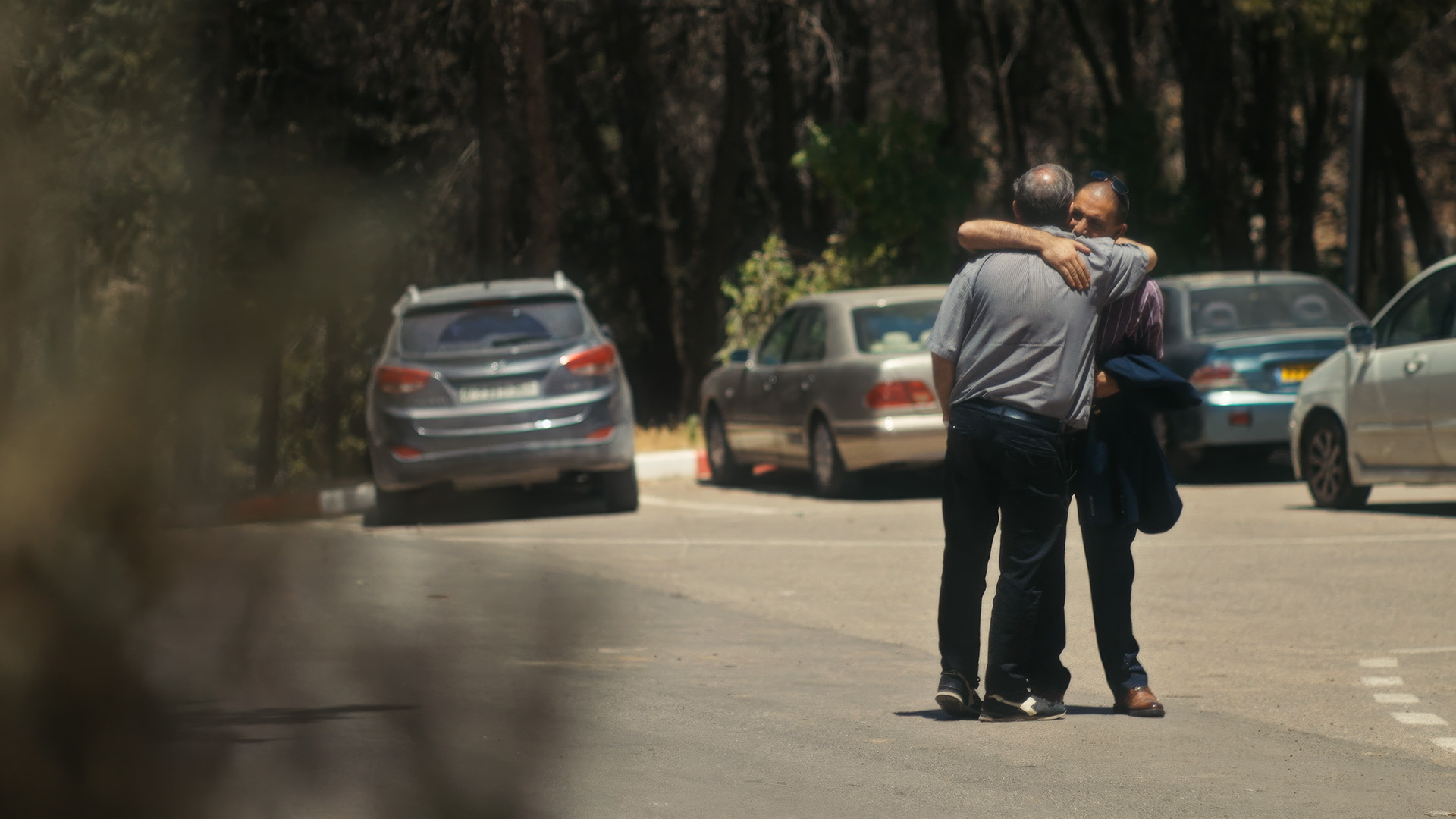 UntilWeTalk_Filmstill_RamiBassamHug_1920x1080px_UCM.ONE