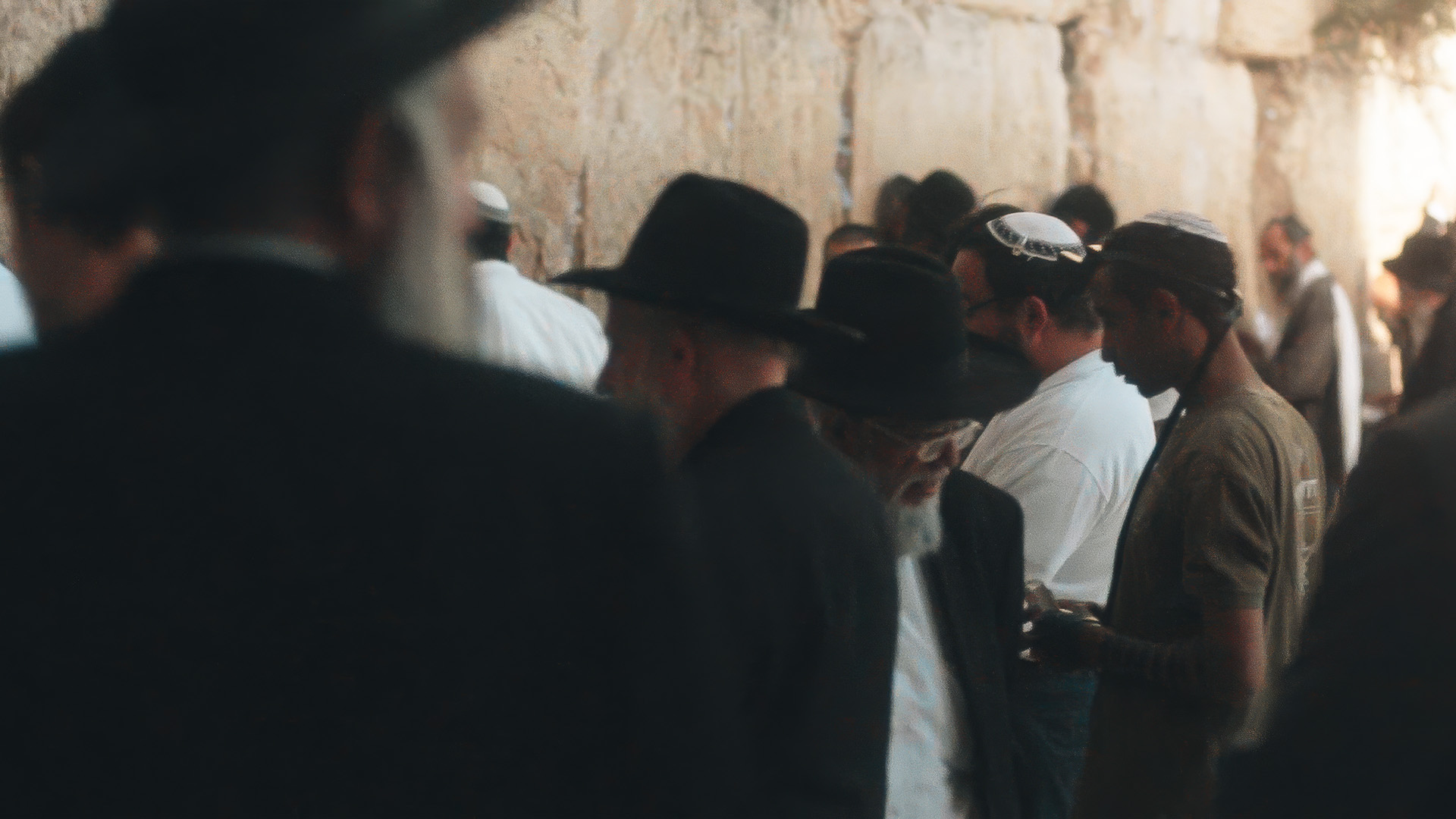 UntilWeTalk_Filmstill_WesternWall_1920x1080px_UCM.ONE